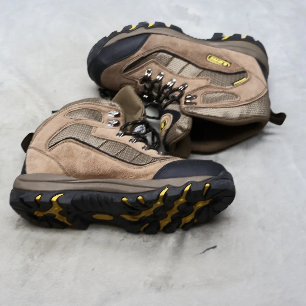 Hi-Tec Mens 10.5 Hiking Boots Brown Waterproof Lace Up Mid Cut Outdoor 7198
